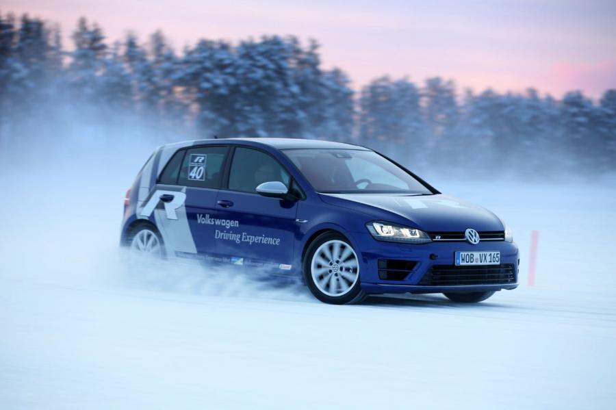  Volkswagen Golf R 5-Door 2013 года  (фото 98 из 100)